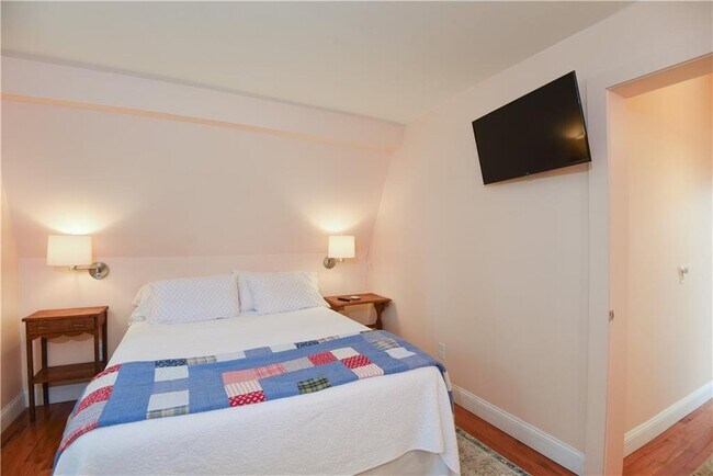 Building Photo - 2 Red Cross Terrace