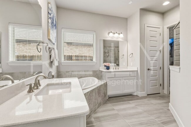 Building Photo - 240 Cross Timbers Dr