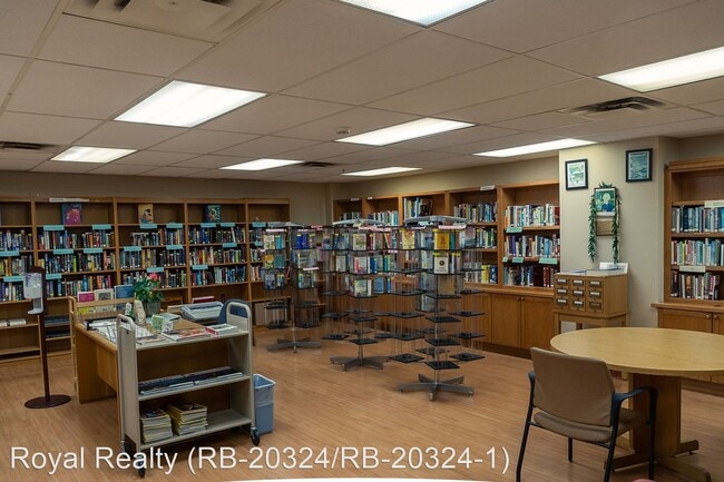 Building Photo - 2 br, 1 bath House - 1314 Kalakaua Avenue ...