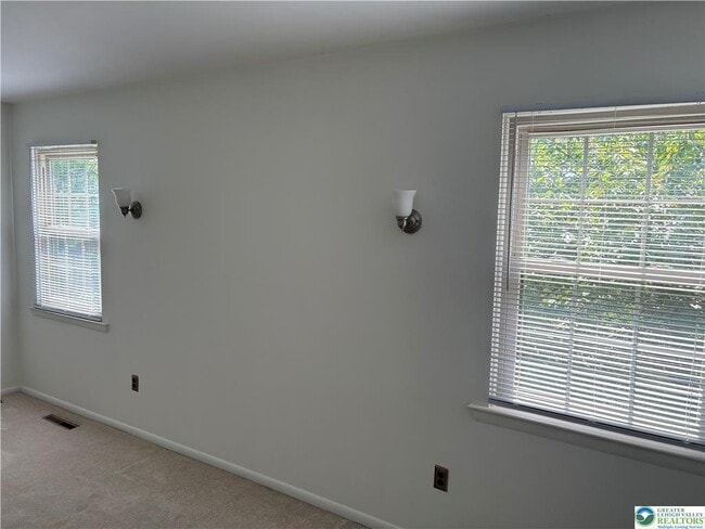 Building Photo - 167 Sunshine Dr