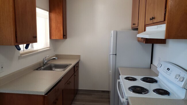 Building Photo - San Antonio Ave.