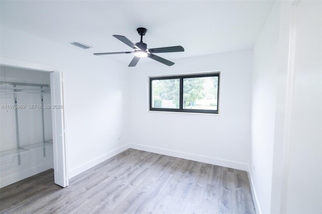 Building Photo - 3401 SW 17th St