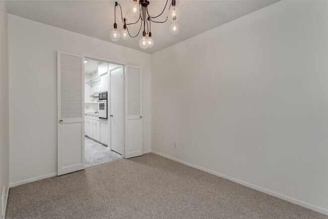 Building Photo - 7475 Brentcove Cir