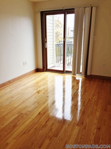 Building Photo - 102 Allston St