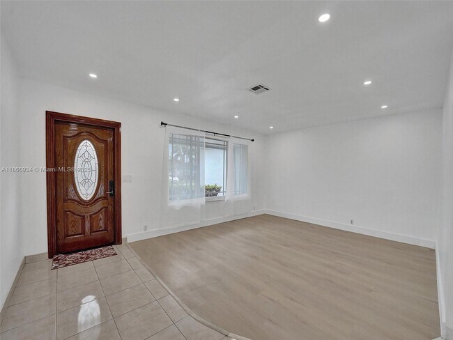 Building Photo - 5405 McKinley St