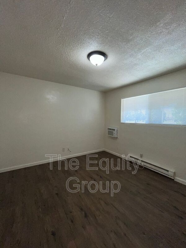 Building Photo - 352 S Blackstone St