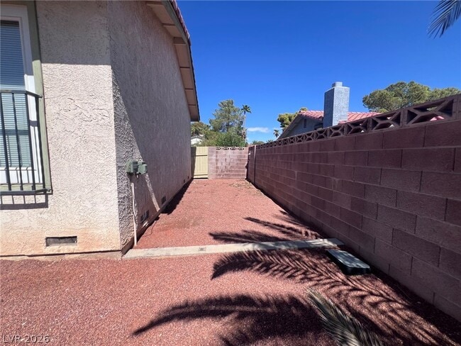 Building Photo - 3850 S Spitze Dr
