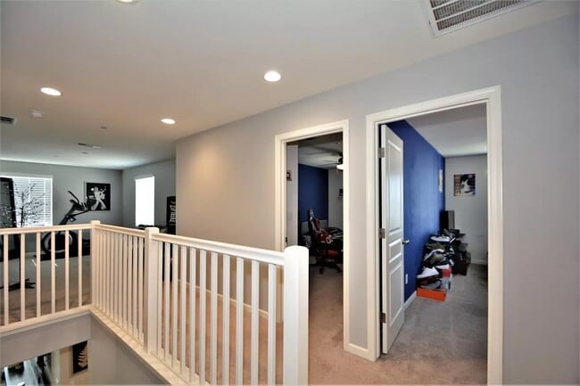 Building Photo - 6856 E Geary St