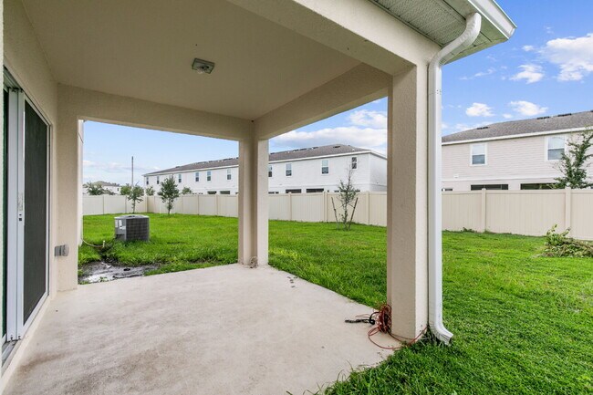Building Photo - Spacious 4-Bedroom Home with Loft, Office & Private Backyard