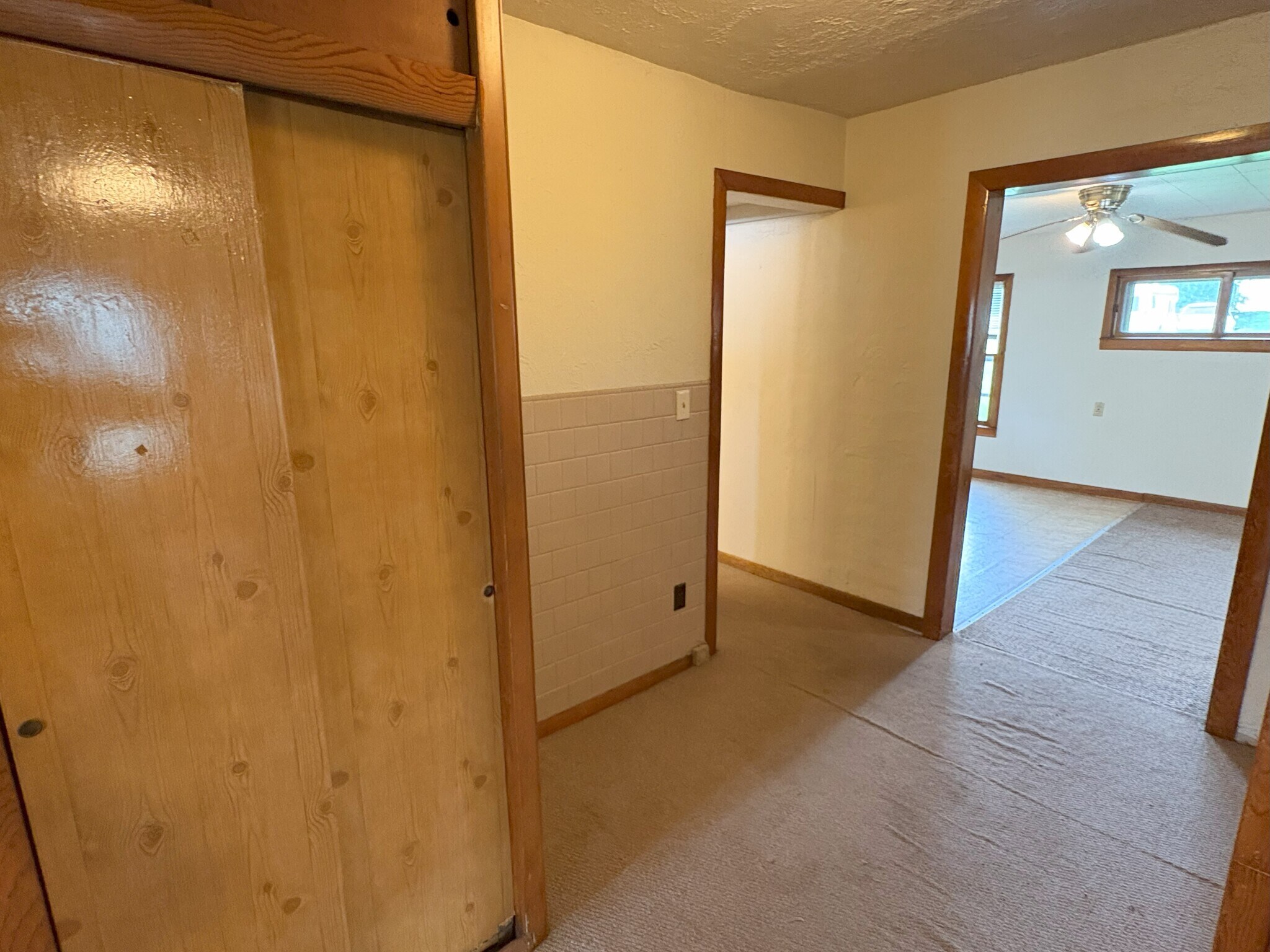 Building Photo - 1116 E Davenport St