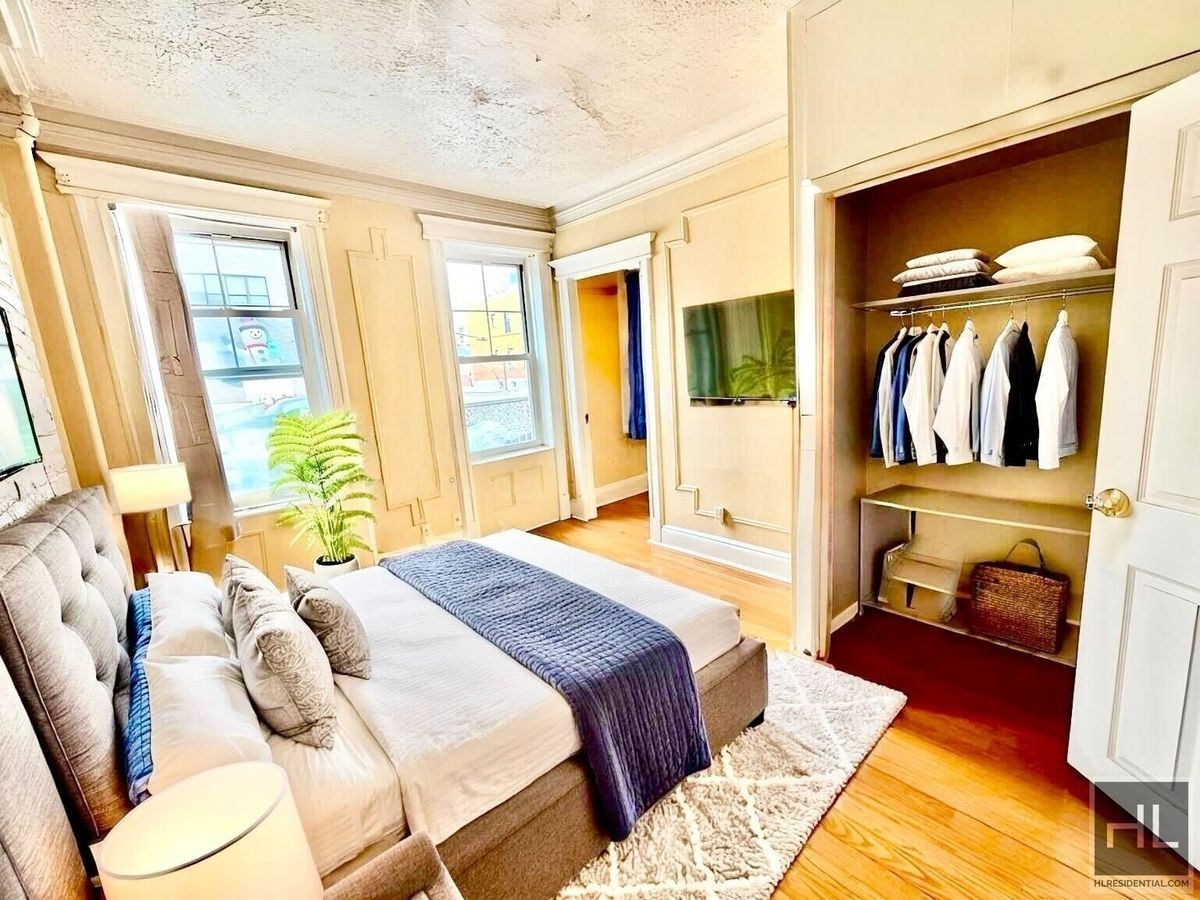 Building Photo - 23 STREET