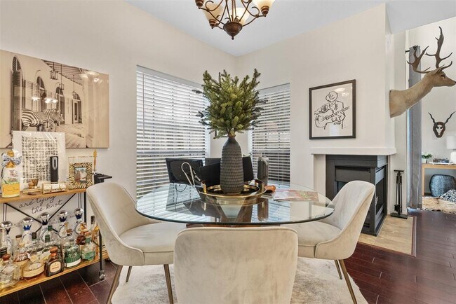 Building Photo - 2220 Bering Dr
