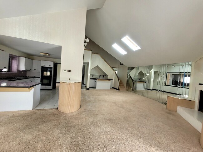 Building Photo - 1460 West Alex Bell Road