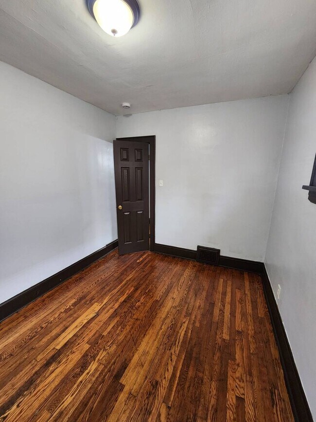 Building Photo - 12022 Griffing Ave