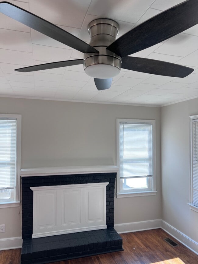 Building Photo - 486 Hope St