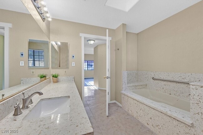 Building Photo - 2851 S Valley View Blvd