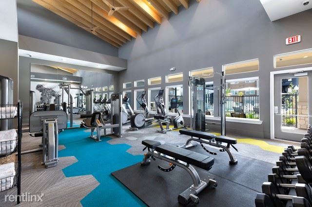 Building Photo - 15001 Strathaven Pass