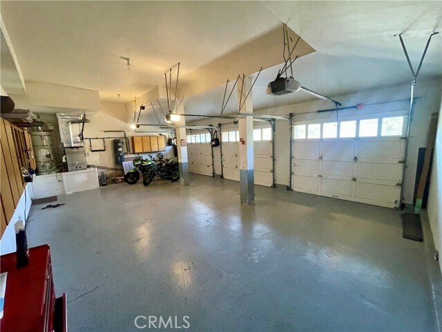 Building Photo - 6 Emerald Glen