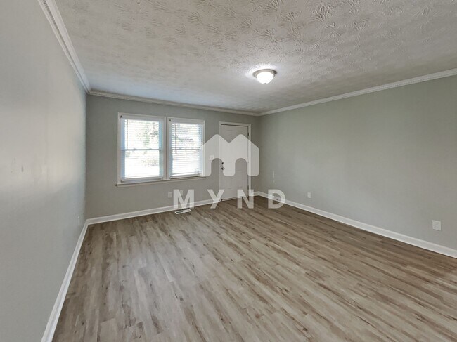 Building Photo - 627 Rountree Rd