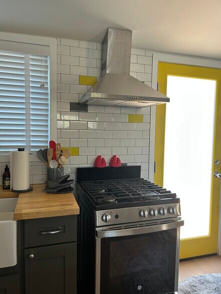 Building Photo - 22116 Gilmore St