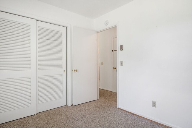 Building Photo - Charming 3 Bedroom Home with Tranquil Sett...