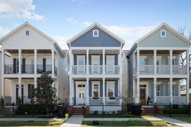 Building Photo - 828 E 28th St