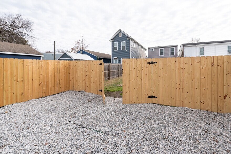 Building Photo - 1218 N 27th St