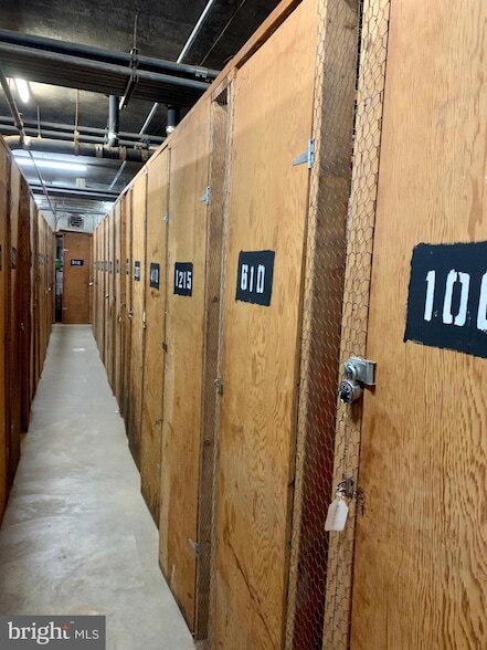 Building Photo - 7401 Westlake Terrace