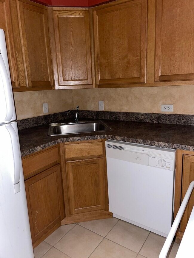 Building Photo - 10544 Brooks Ln