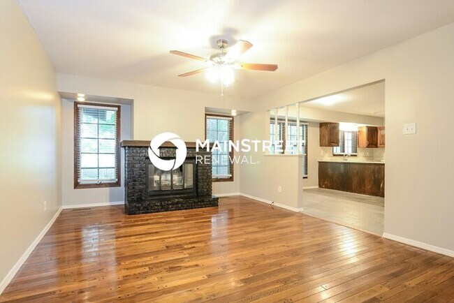 Building Photo - 4 Bedroom Pet-Friendly Home in Florissant,...