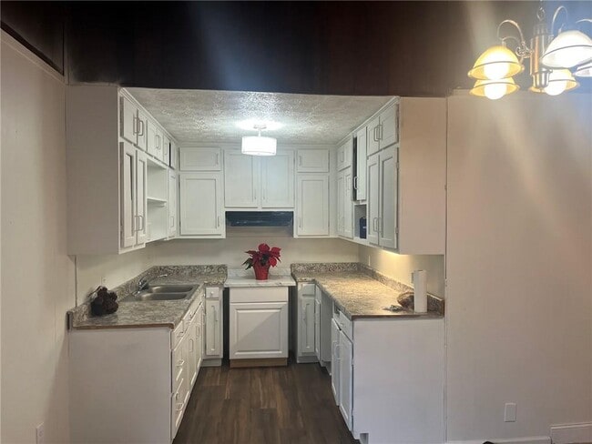 Building Photo - 2230 Palm St