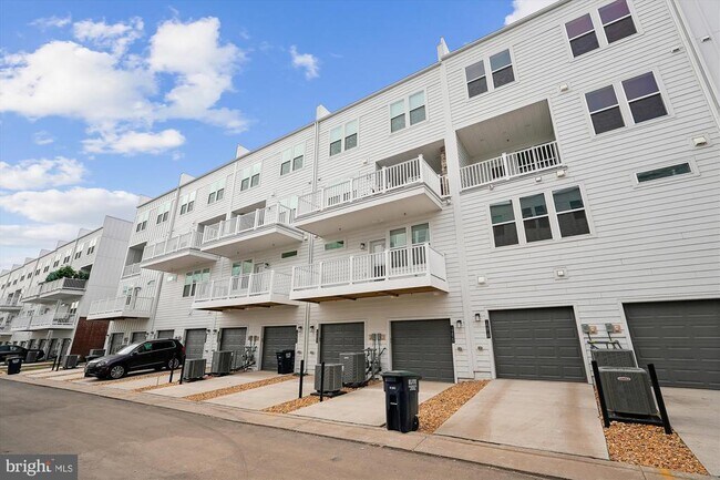 Building Photo - 19820 Lavender Dust Sq