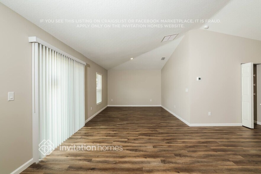 Building Photo - 313 SW Nativity Terrace