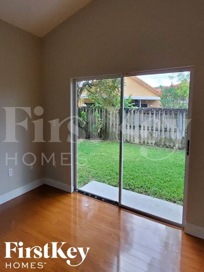 Building Photo - 17655 SW 146th Ct