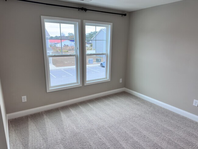 Building Photo - 617 Jacks Xing Dr