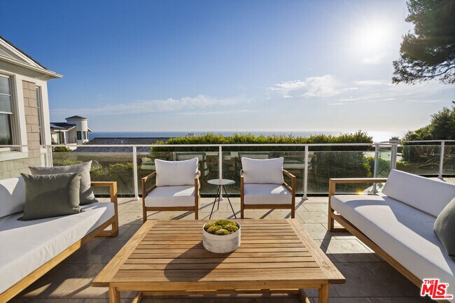 Building Photo - 7335 Birdview Ave