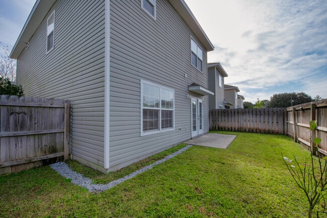 Building Photo - 116 Matt Blvd