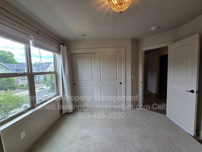 Building Photo - 3338 SE Summerfield Dr