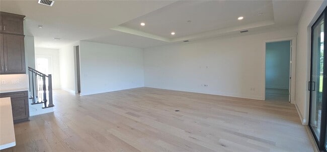 Building Photo - 2625 Waterfront Cir