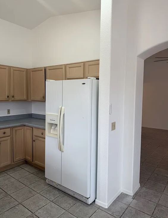 Building Photo - 4611 S Foxdale Dr