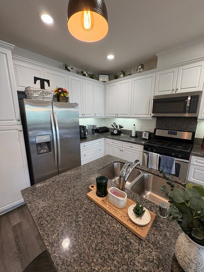 Building Photo - 3160 E Yountville Dr