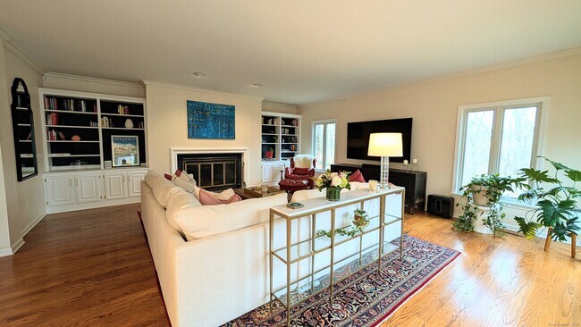 Building Photo - 40 Hull Pl