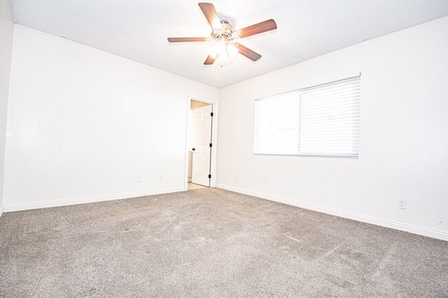 Building Photo - 8644 Frankfort St