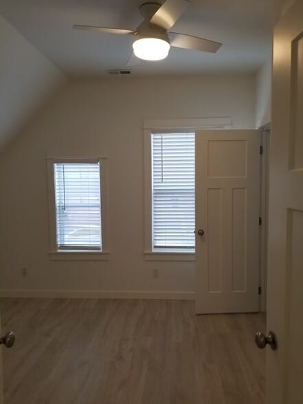 Building Photo - 417 Juniper Dr