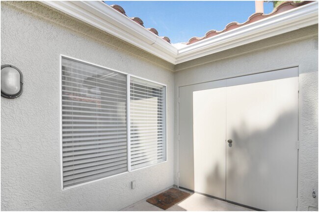 Building Photo - Aliso Viejo 1 Bedroom Condo!