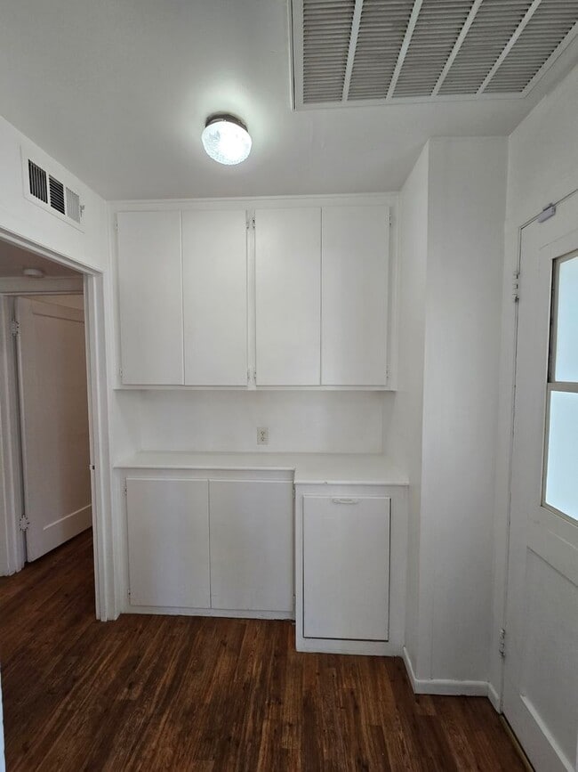 Building Photo - 607 Avenue G