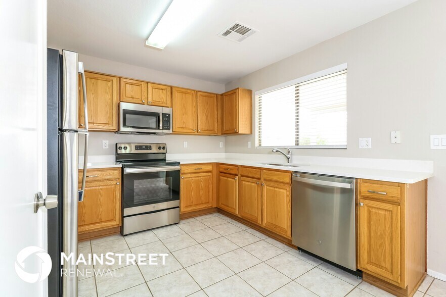 Building Photo - 15919 W Tasha Dr