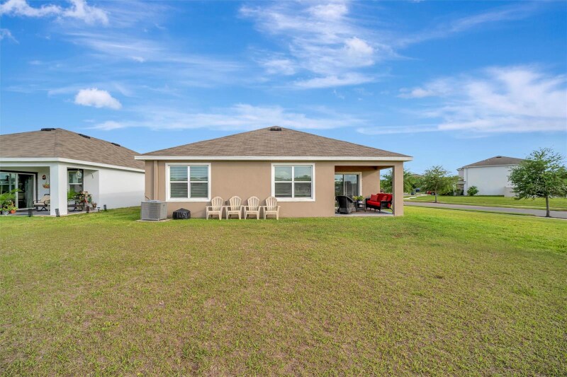 Building Photo - 16341 Little Garden Dr