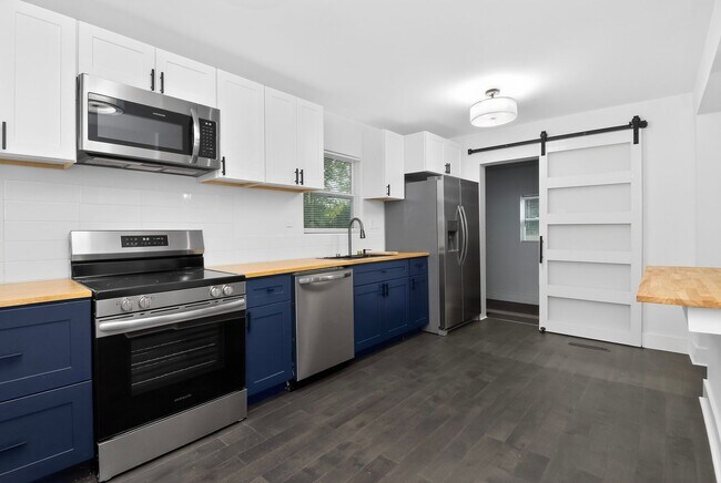 Building Photo - Charming 3BR/2BA Home located in NoDa!