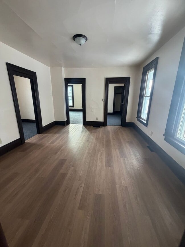 Building Photo - Ranch 3 Bedroom House